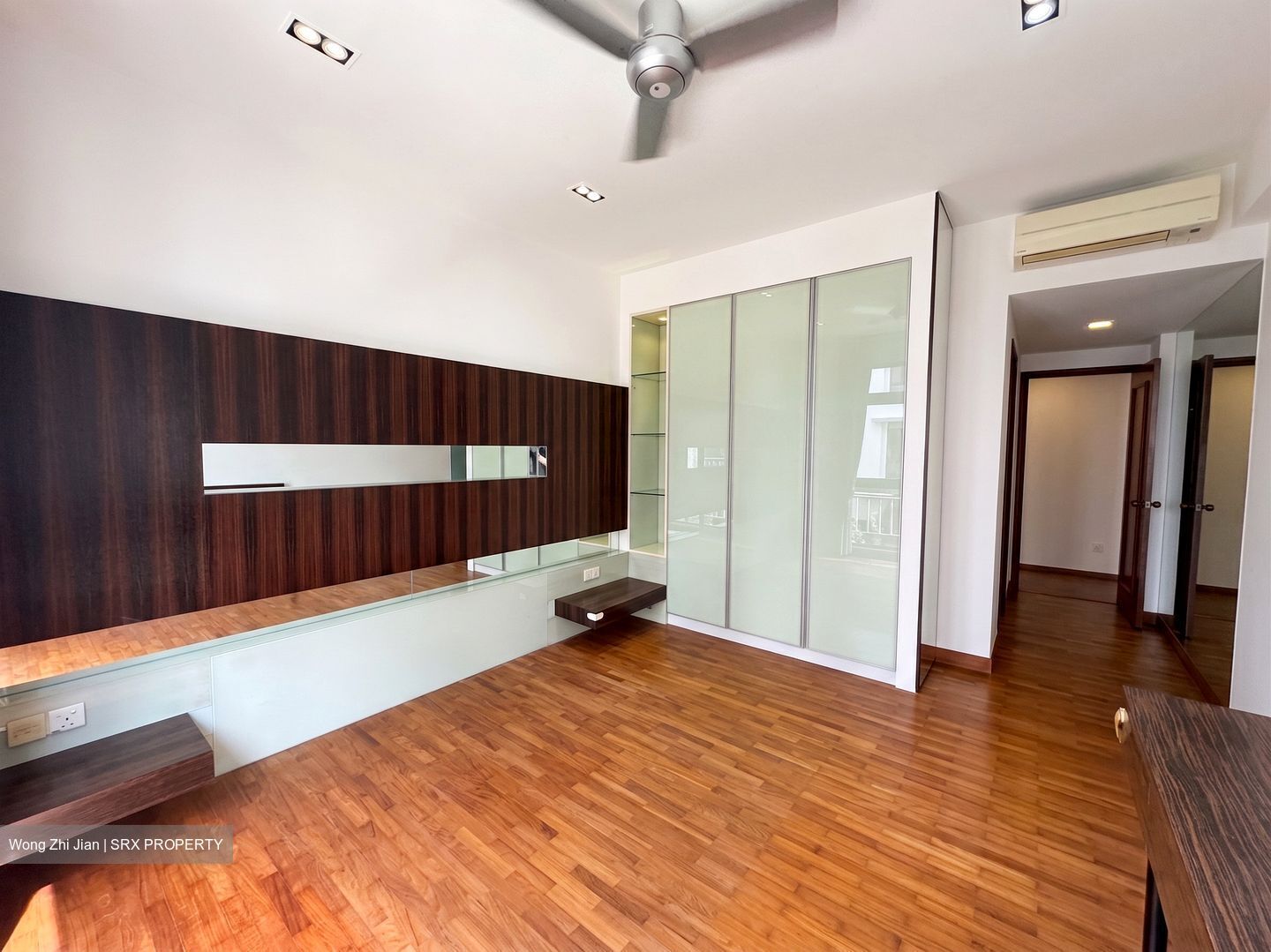 Seletaris (D27), Condominium #570434841